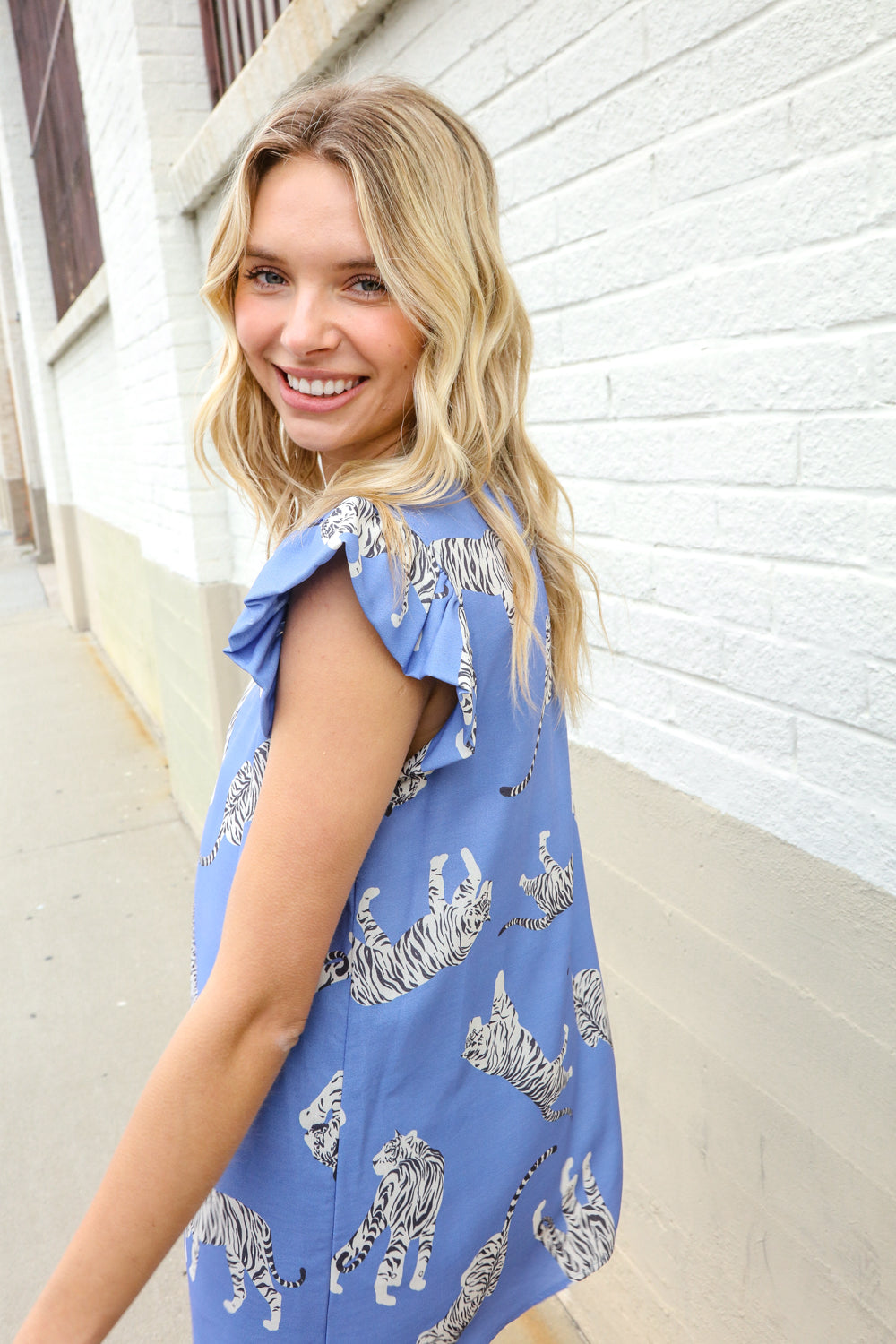 Live Freely Blue Tiger Print Short Frill Sleeve Knit Top